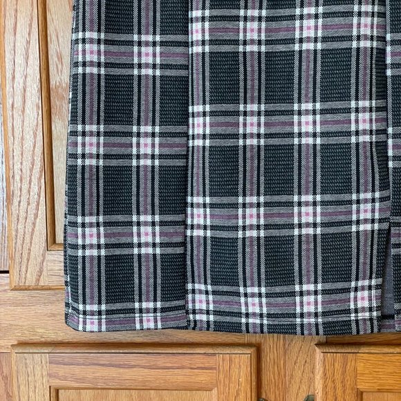 Full Tilt Womens L Plaid Mini Skirt Split Hem Black White Pink Stretch USA Made - Picture 5 of 13